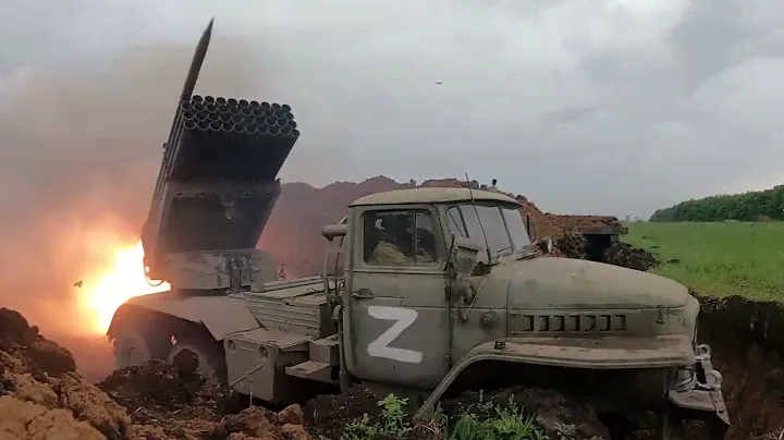 BM-21 Grad💥 Strikes Ukrainian positions❗